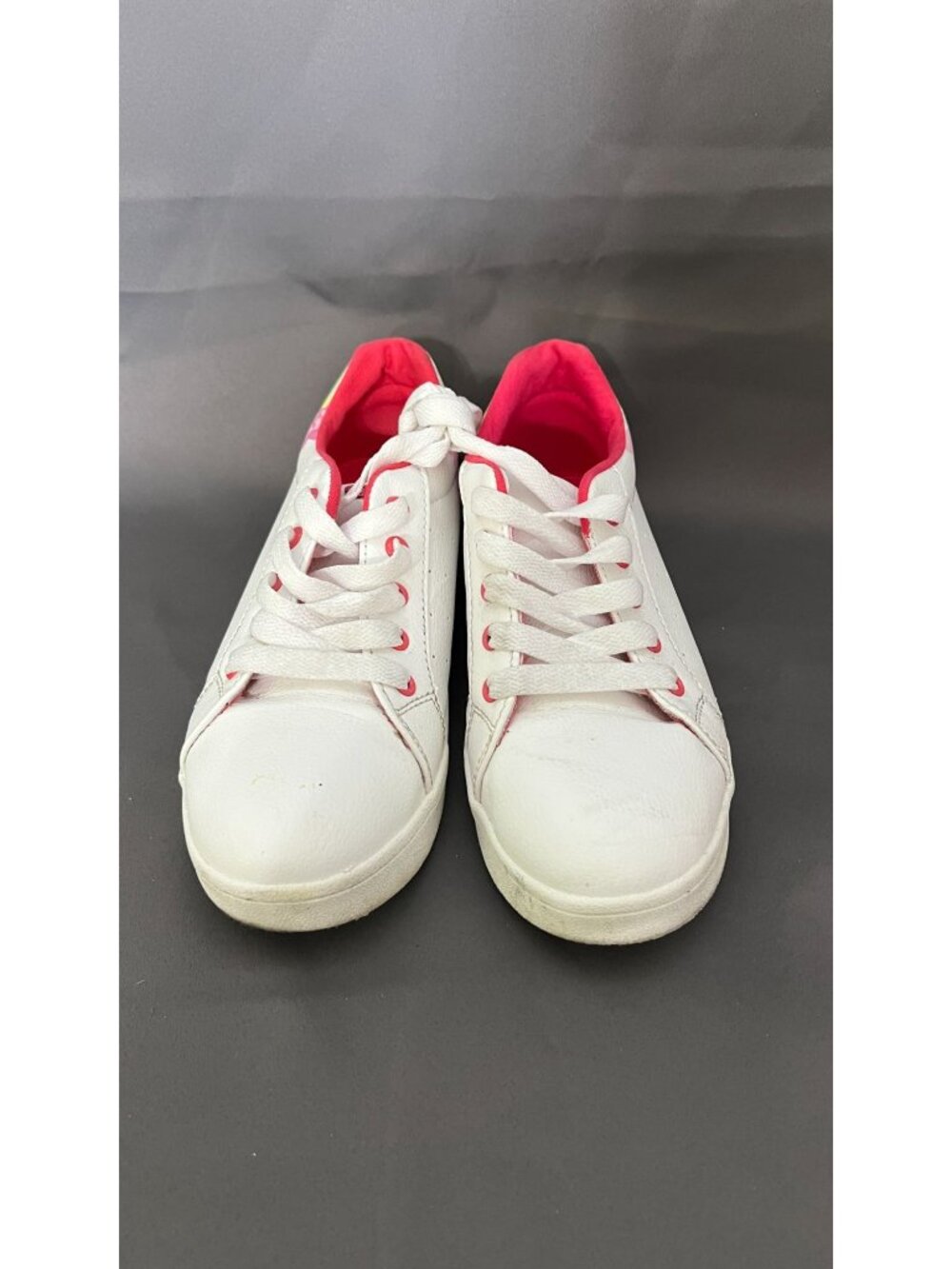 Juicy Couture White & Pink Lace-Up Sneakers With Glitter Logo Design Size 4M Mad